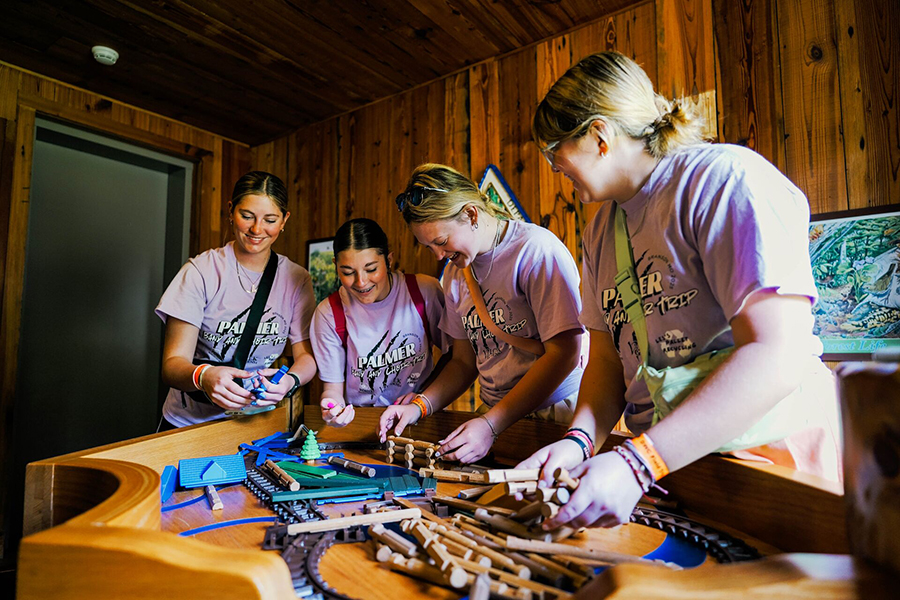 2026_DWC_Education_SummerCamps_EducationCenter_900x600